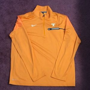 Tennessee Nike pull over, in great condition!